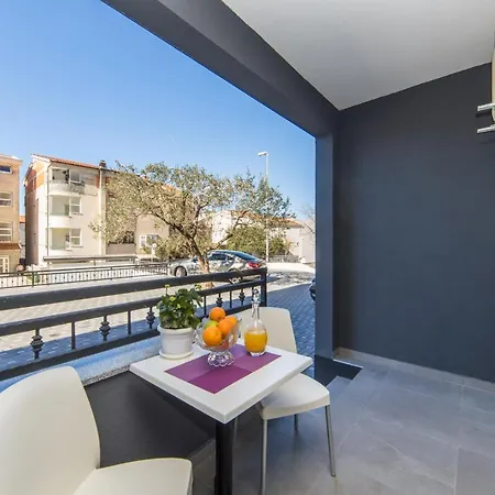 Astrid Apartment *