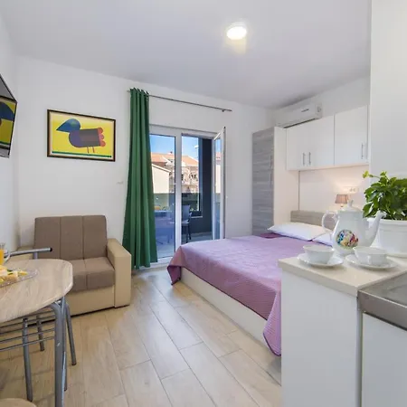 Apartment Astrid *