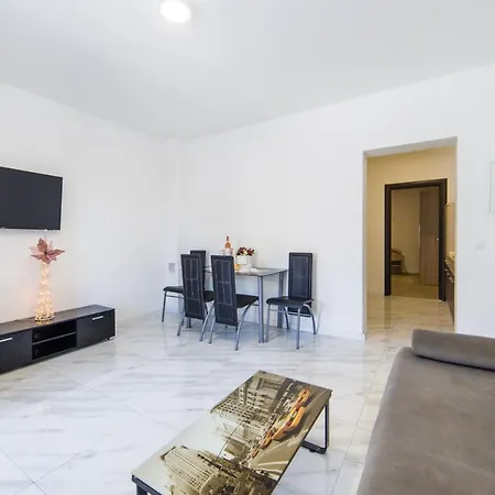 Astrid Apartment